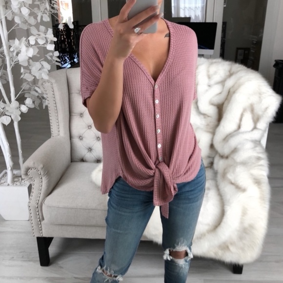 ekattire Tops - ADDISON Rose Short Sleeve top